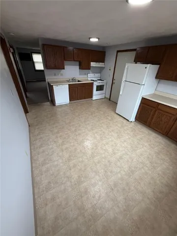 $1,800 | 61 Vale Street, Unit 4, Pawtucket, RI 02860