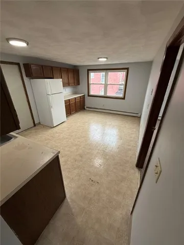 $1,800 | 61 Vale Street, Unit 4, Pawtucket, RI 02860