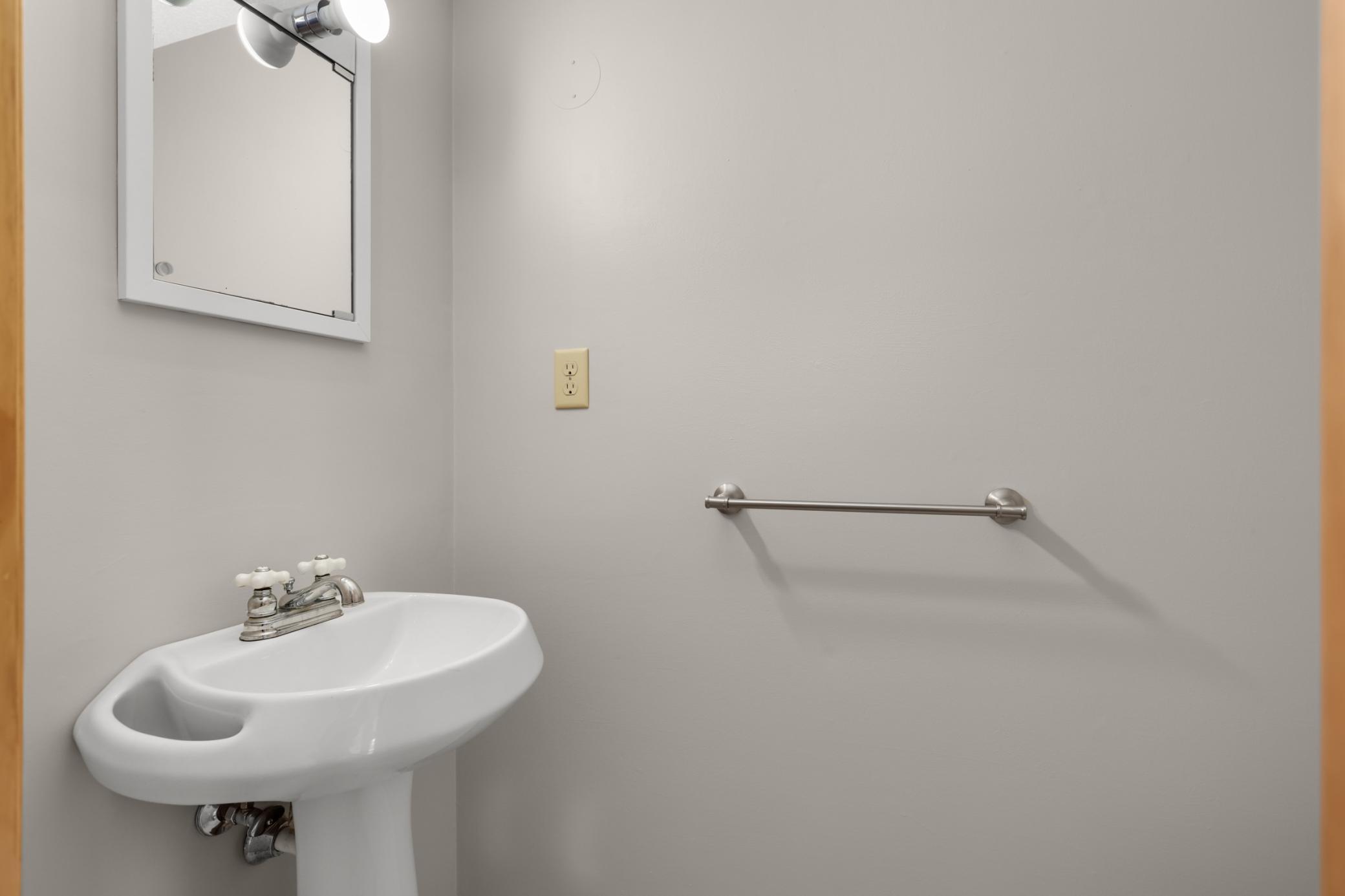 6425 Barrie Road Edina, MN 55435 - Photo 14 of 25