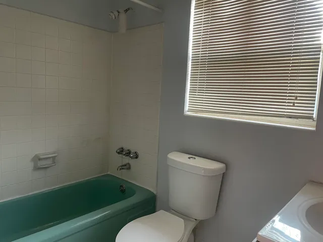 $1,200 | 1150 West Blue Heron Boulevard, Unit 4, Riviera Beach, FL 33404