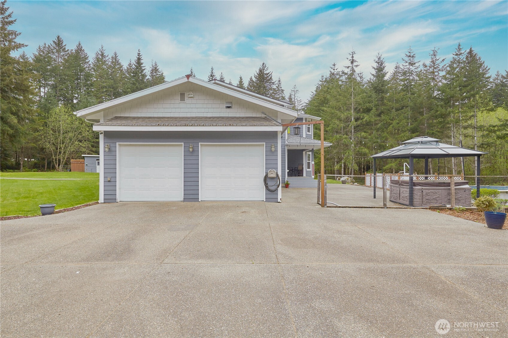4909 Southwest Old Clifton Road Port Orchard, WA 98367 - Photo 2 of 40