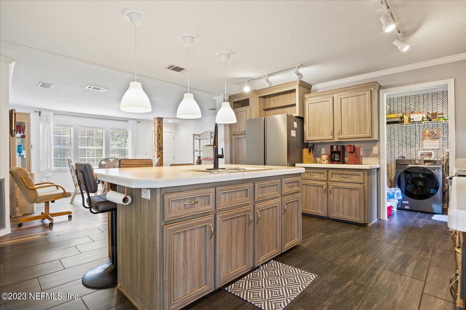 86097 Yulee Hills Road East Yulee, FL 32097 - Photo 36 of 40 Kitchen Island