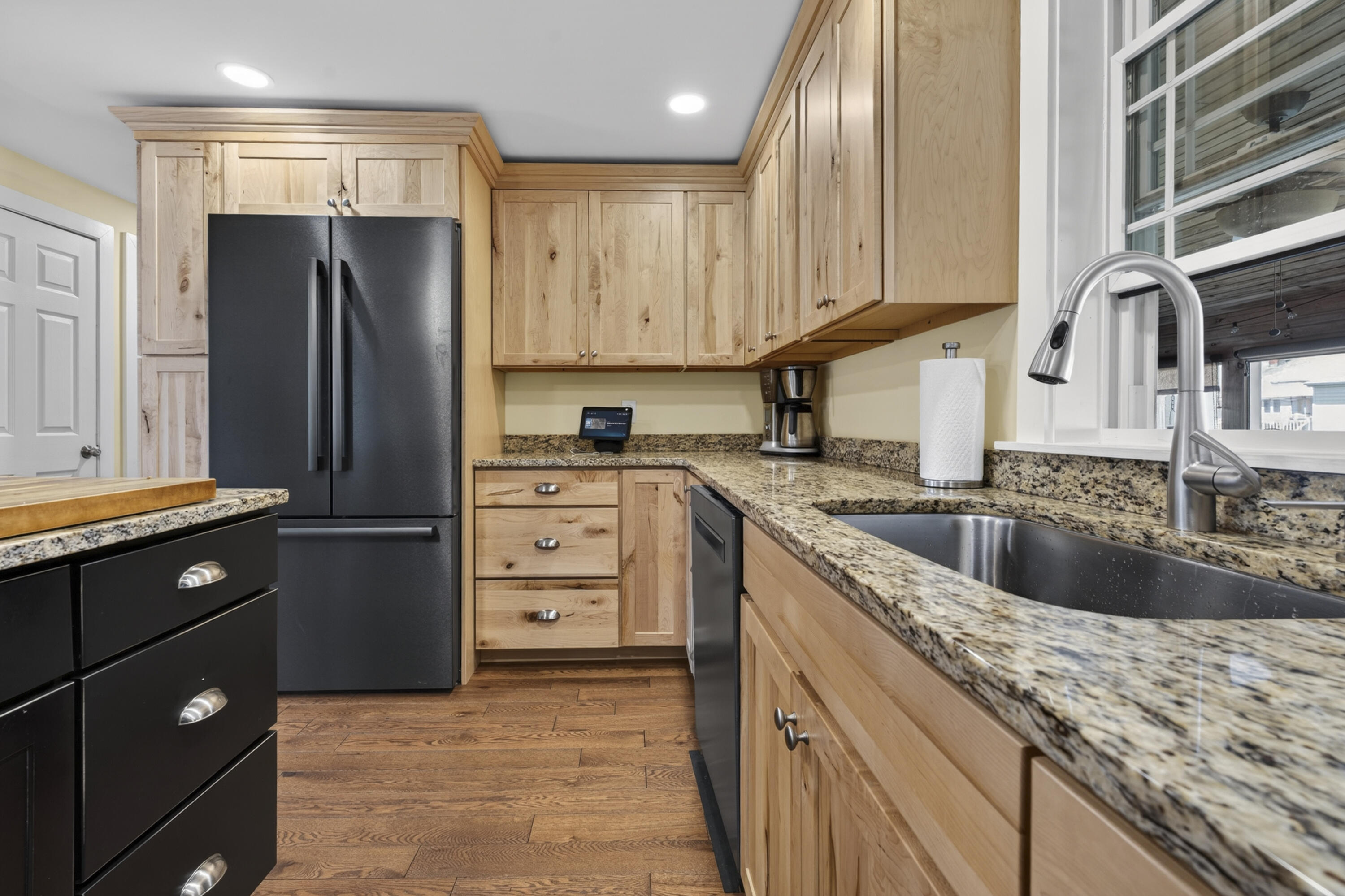 31 Samuel Road Portland, ME 04103 - Photo 7 of 28 31 Samuel-8
