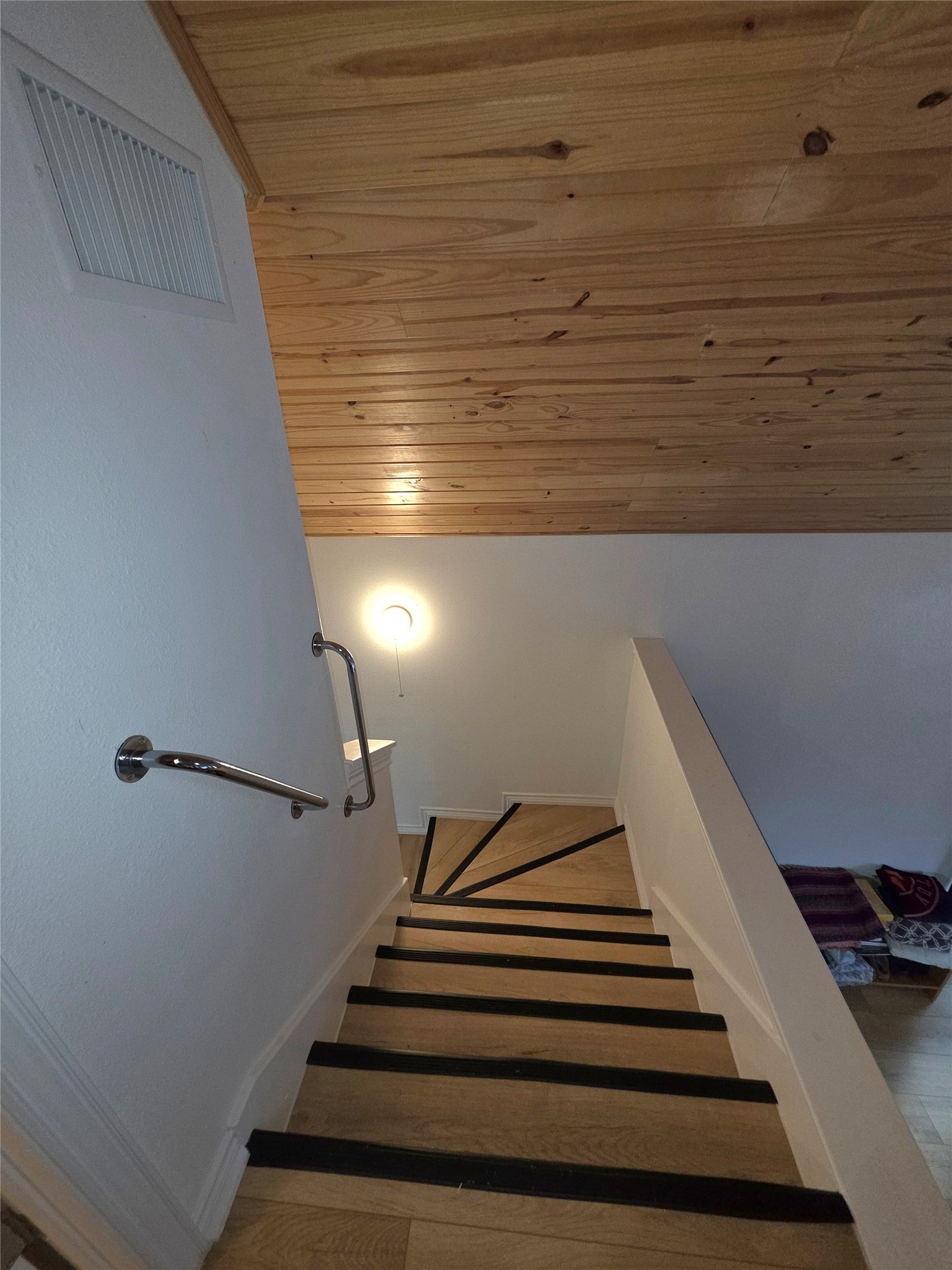 978 County Road 2859 Cleveland, TX 77327 - Photo 22 of 50 a view of entryway