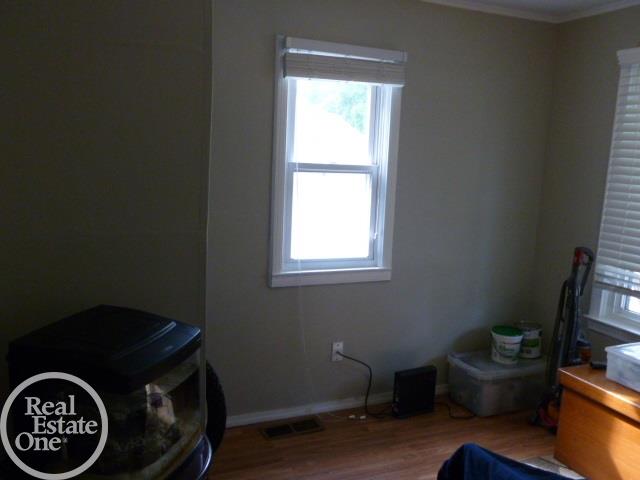 2169 Ridgemont Road Grosse Pointe Woods, MI 48236 - Photo 9 of 11