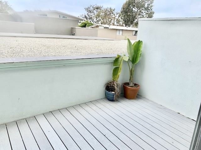 462 Seaward Road Corona del Mar, CA 92625 - Photo 22 of 25 BACK DECK