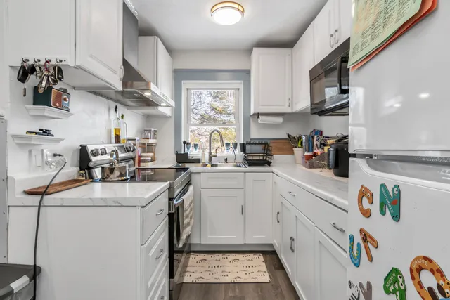 $499,900 | 10 Millville Street, Salem, NH 03079