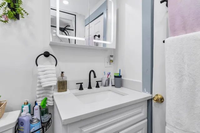 $499,900 | 10 Millville Street, Salem, NH 03079