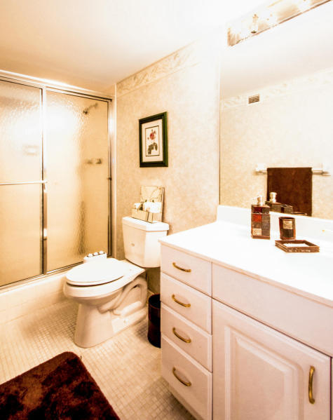 3450 South Ocean Boulevard, Unit 708 Palm Beach, FL 33480 - Photo 15 of 33 MASTER BATHROOM