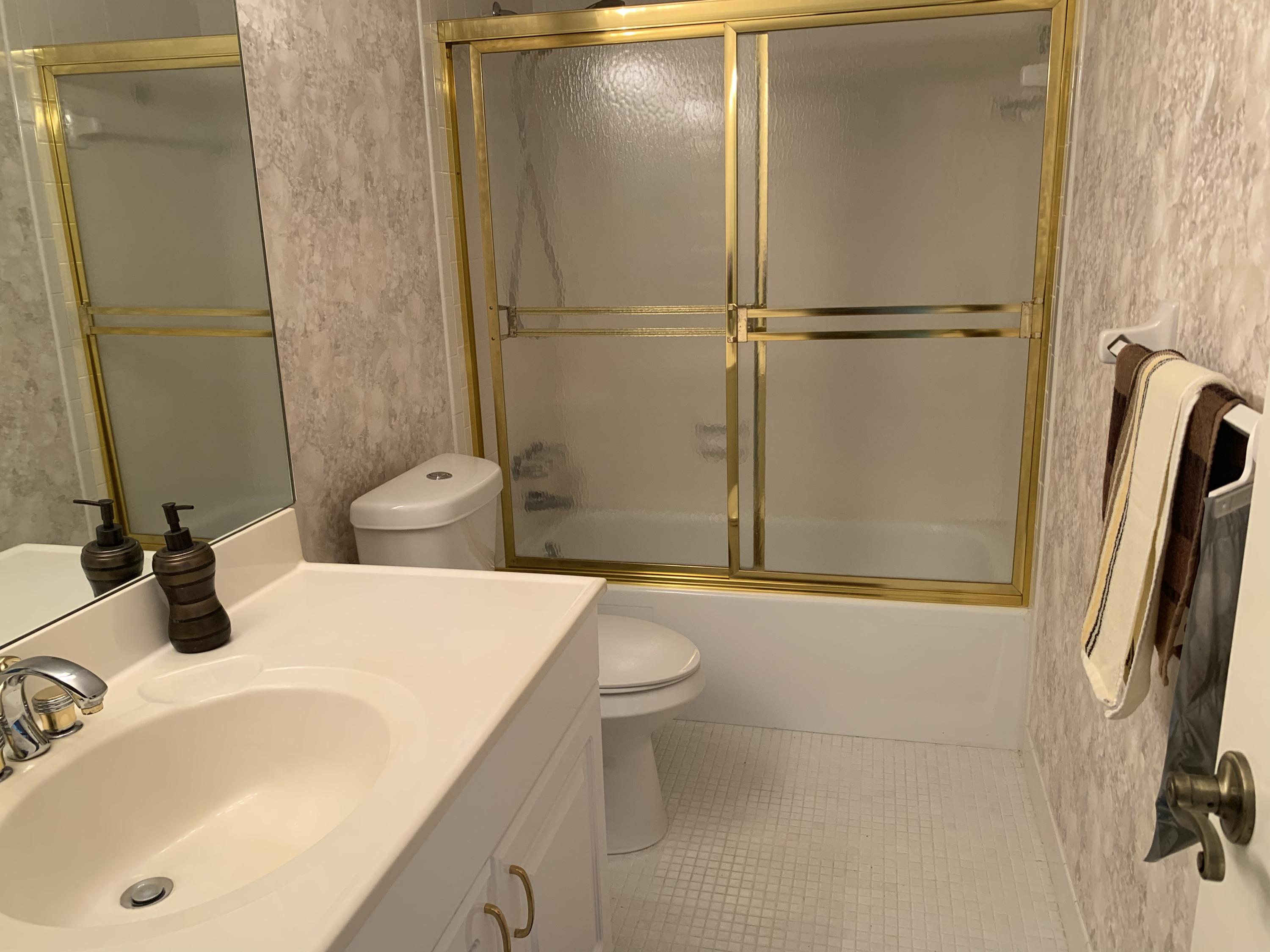 3450 South Ocean Boulevard, Unit 708 Palm Beach, FL 33480 - Photo 20 of 33 Guest Bathroom