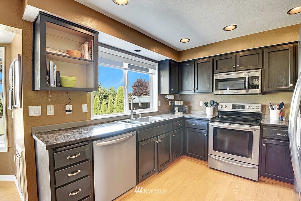15130 41st Avenue Southeast Bothell, WA 98012 - Photo 9 of 25 Gallery Image 9