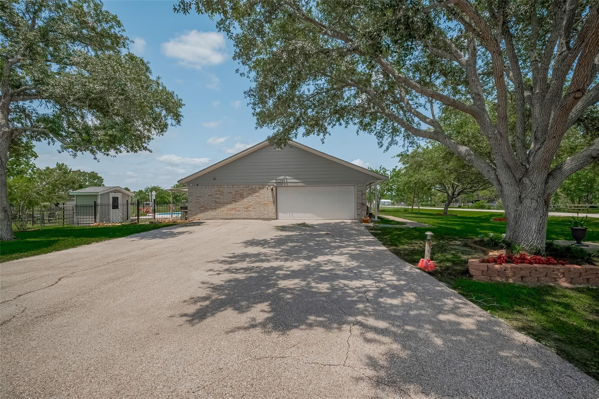 9526 Sandy Lane Manvel, TX 77578 - Photo 32 of 48 Gallery Image 32