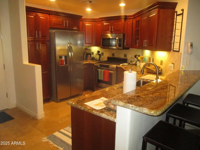 $2,295 | 5350 East Deer Valley Drive, Unit 2440, Phoenix, AZ 85054