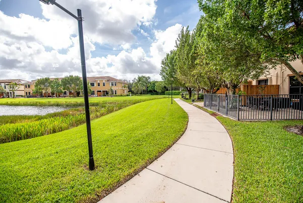 $3,600 | 10283 Wellington Parc Drive, Wellington, FL 33449