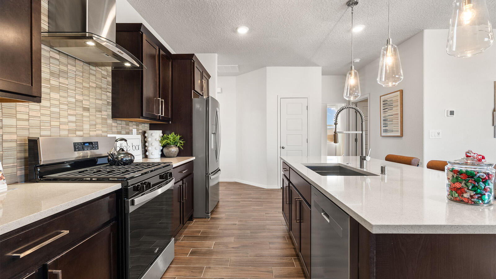 6710 Brianna Road Northeast Rio Rancho, NM 87144 - Photo 8 of 39 Gallery Image 8
