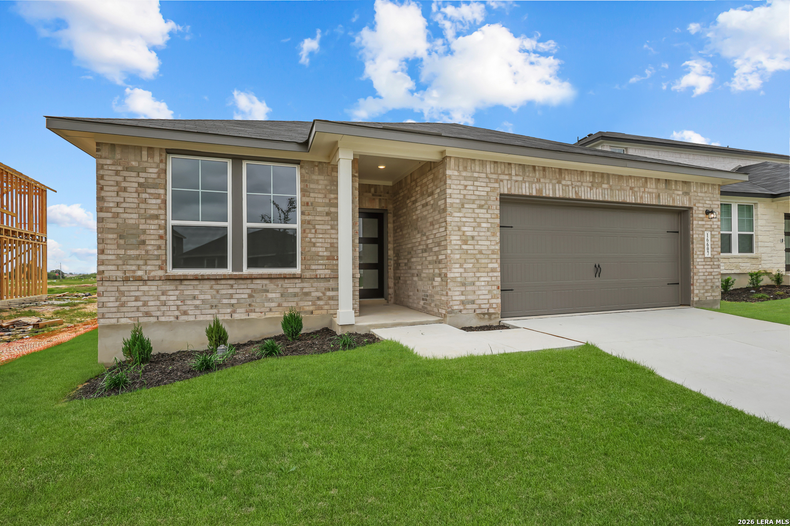 16607 Rosemary Ridge Elmendorf, TX 78112 - Photo 3 of 38