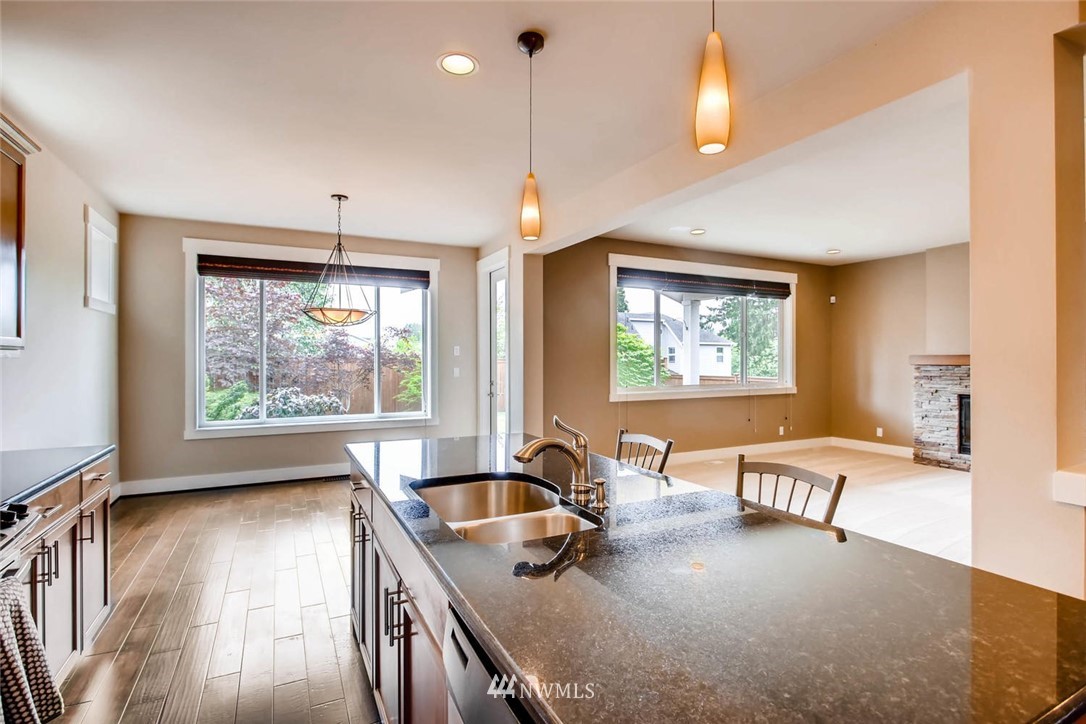 5519 Northeast 7th Place Renton, WA 98059 - Photo 8 of 24