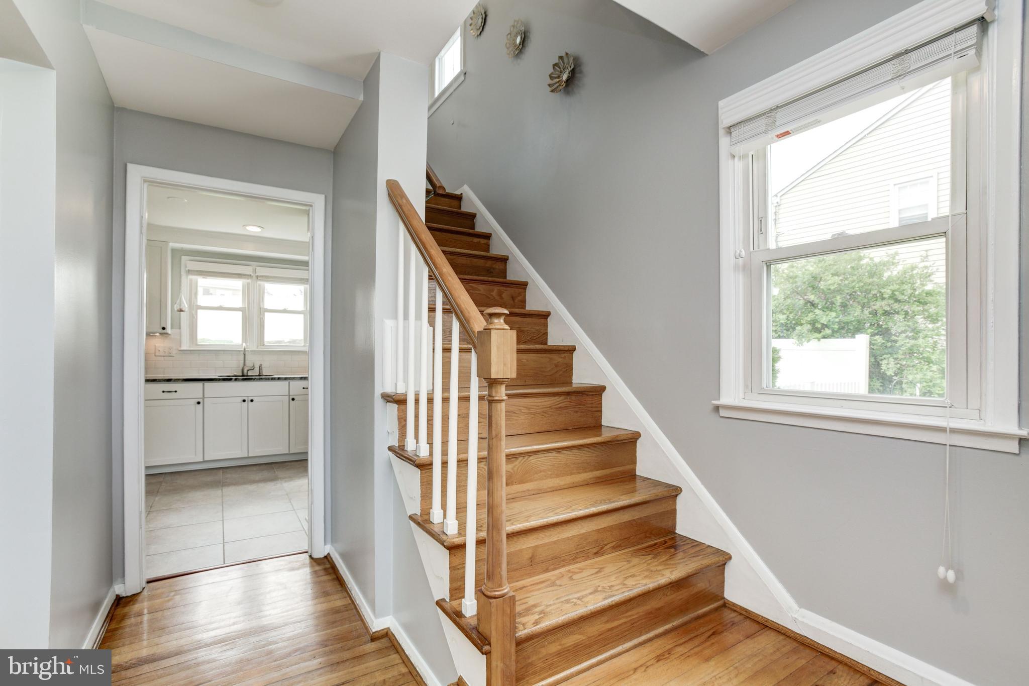311 Ardmore Road Linthicum Heights, MD 21090 - Photo 3 of 33 Foyer