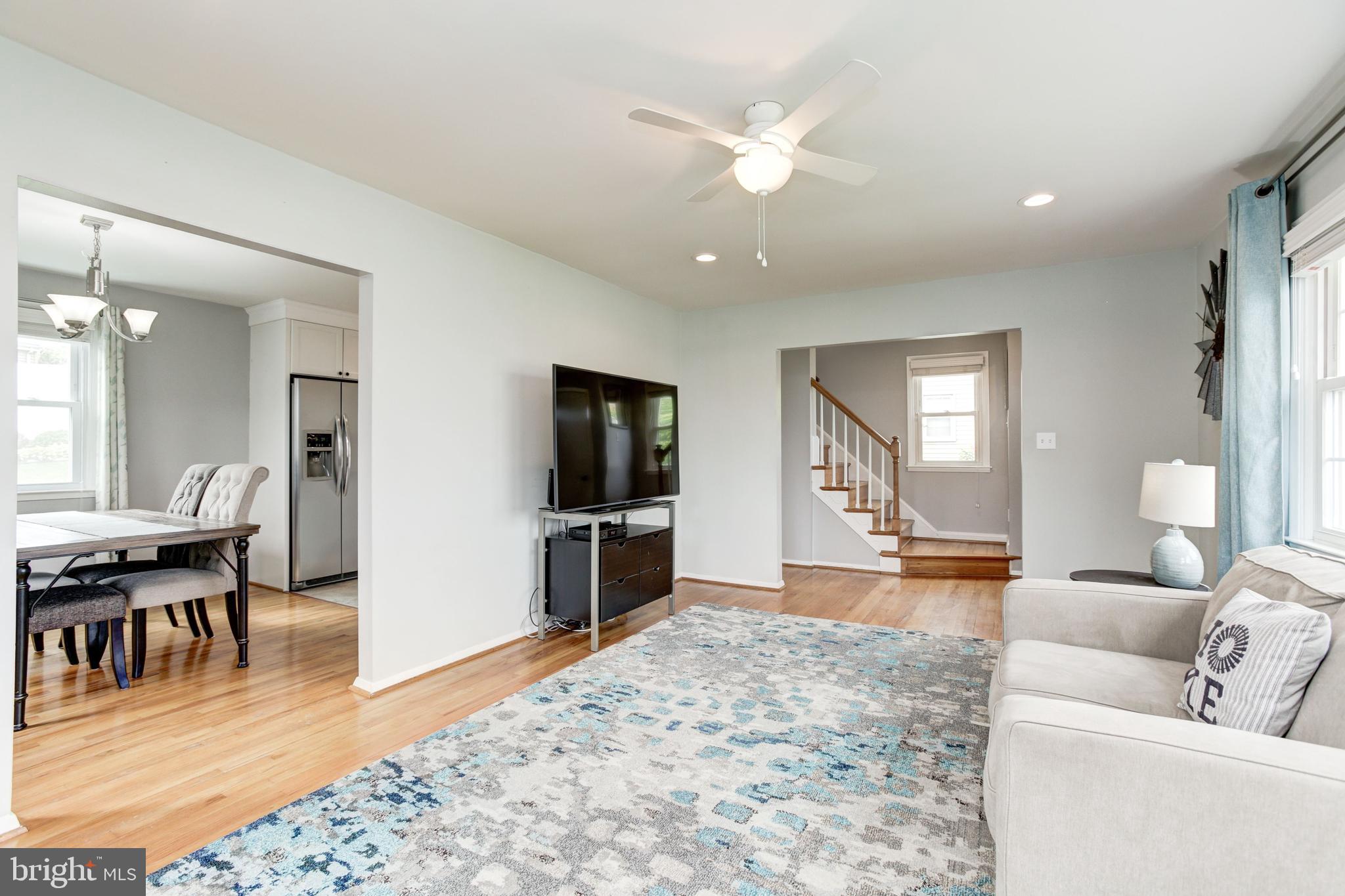 311 Ardmore Road Linthicum Heights, MD 21090 - Photo 8 of 33 Living Room