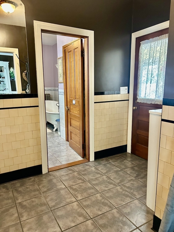 114 Lovell Street Worcester, MA 01603 - Photo 33 of 39