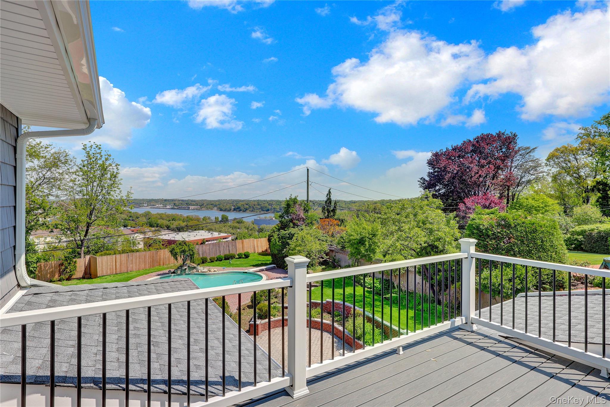 52 Woodland Road Roslyn, NY 11576 - Photo 25 of 50 Deck w/Water Views