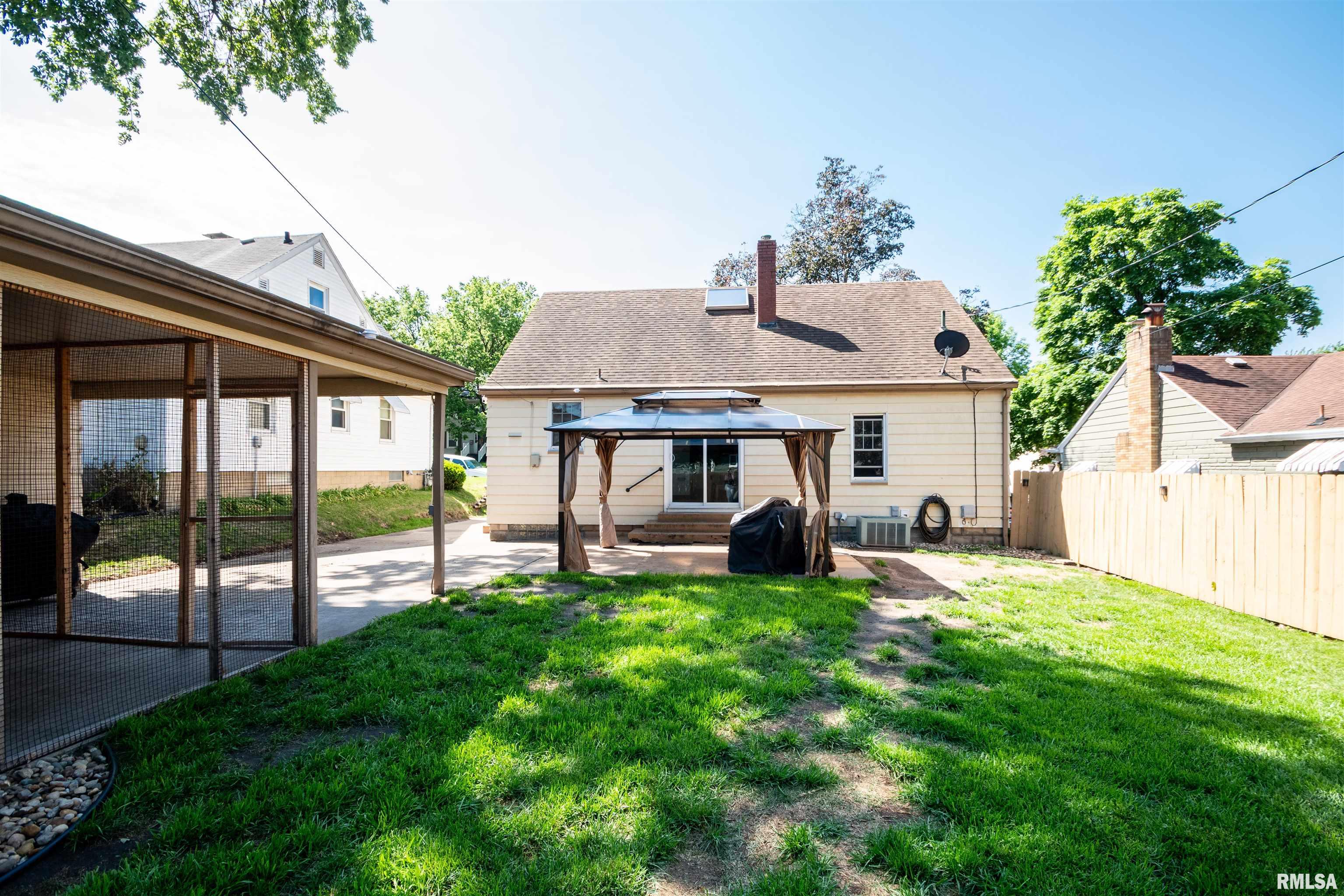 1007 Chestnut Street Pekin, IL 61554 - Photo 10 of 38
