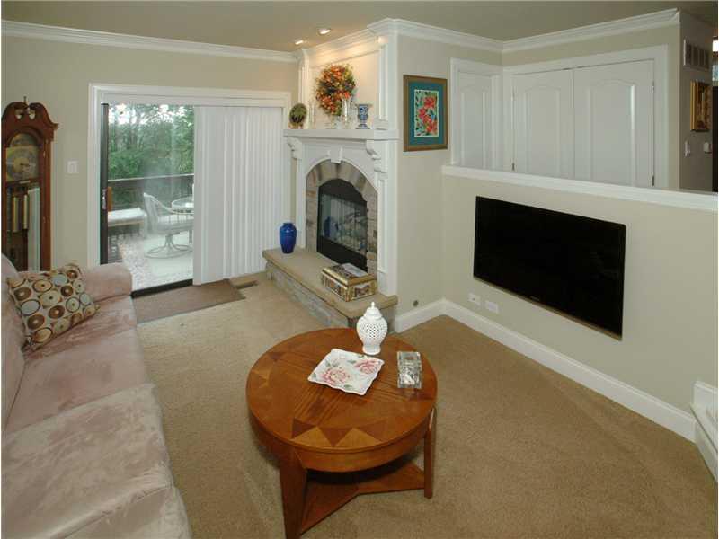 212 Spring Run Drive Monroeville, PA 15146 - Photo 8 of 18 Living Room.
