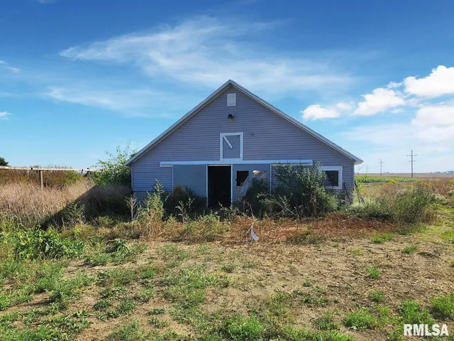 $485,000 | 722 Springfield Road, San Jose, IL 62682