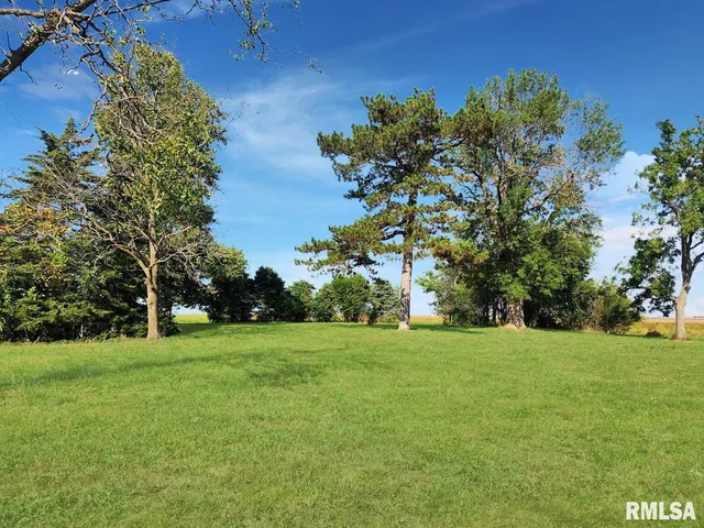 $485,000 | 722 Springfield Road, San Jose, IL 62682