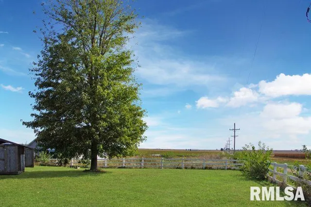 $485,000 | 722 Springfield Road, San Jose, IL 62682