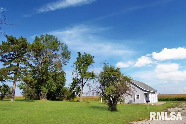 $485,000 | 722 Springfield Road, San Jose, IL 62682