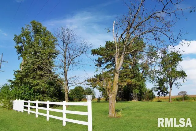 $485,000 | 722 Springfield Road, San Jose, IL 62682