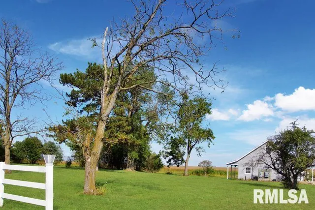 $485,000 | 722 Springfield Road, San Jose, IL 62682