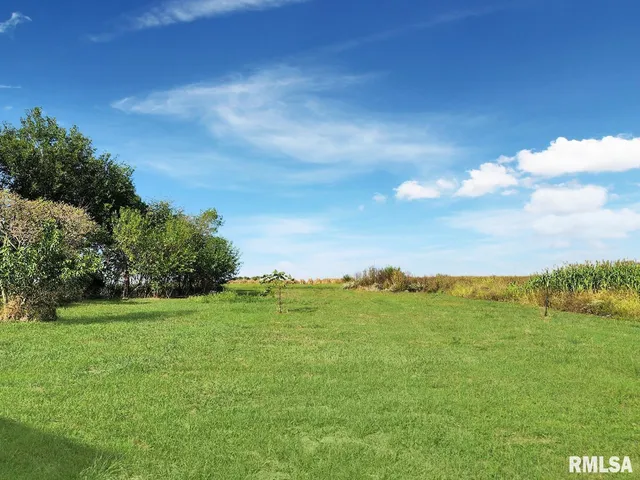 $485,000 | 722 Springfield Road, San Jose, IL 62682