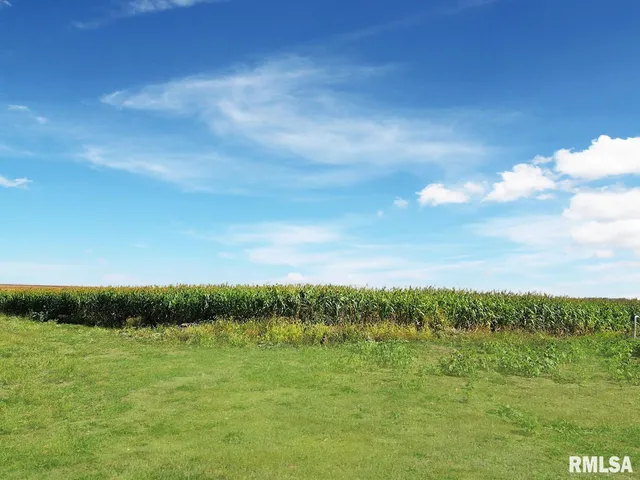 $485,000 | 722 Springfield Road, San Jose, IL 62682