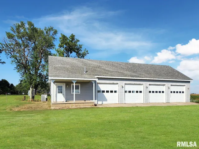 $485,000 | 722 Springfield Road, San Jose, IL 62682