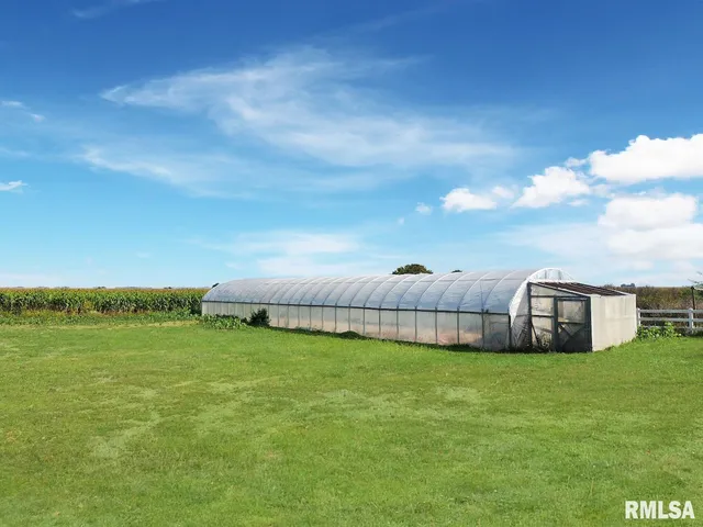 $485,000 | 722 Springfield Road, San Jose, IL 62682