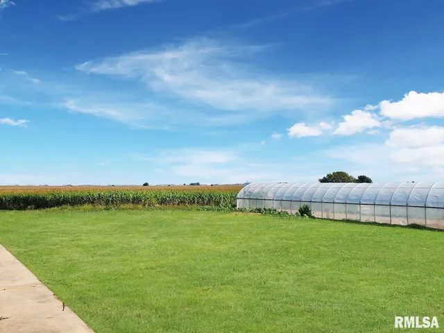 $485,000 | 722 Springfield Road, San Jose, IL 62682