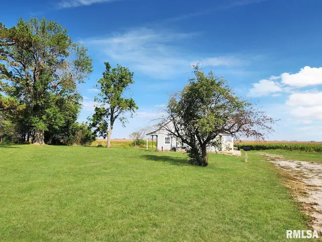 $485,000 | 722 Springfield Road, San Jose, IL 62682