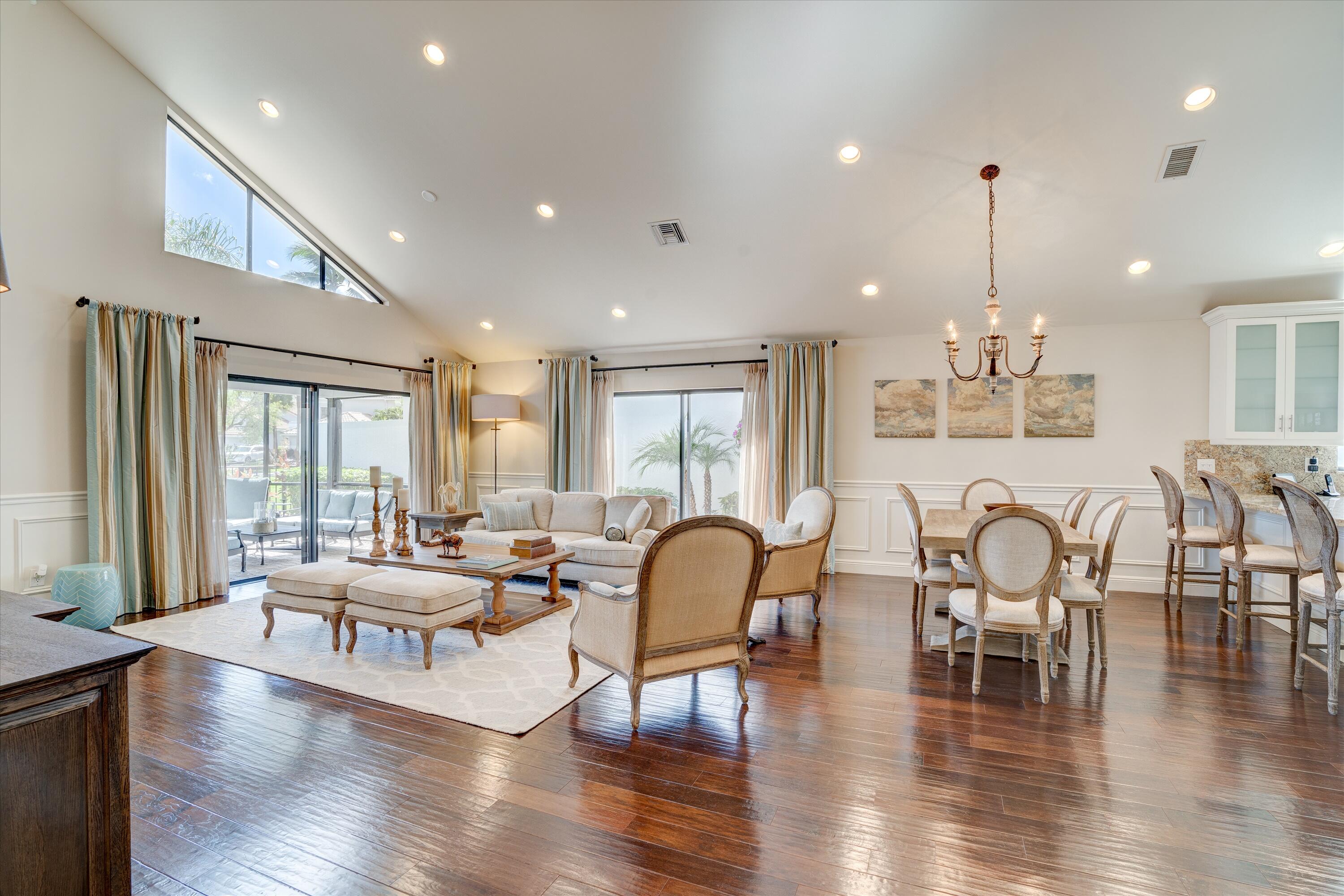 17496 Vía Capri Boca Raton, FL 33496 - Photo 6 of 22 Living Room