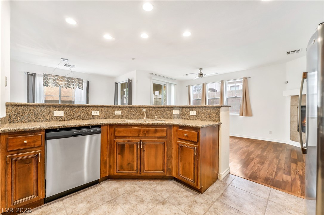 1537 Moss View Court Henderson, NV 89074 - Photo 13 of 31