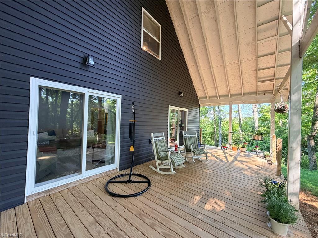74 Forest Lane Ennice, NC 28623 - Photo 5 of 29