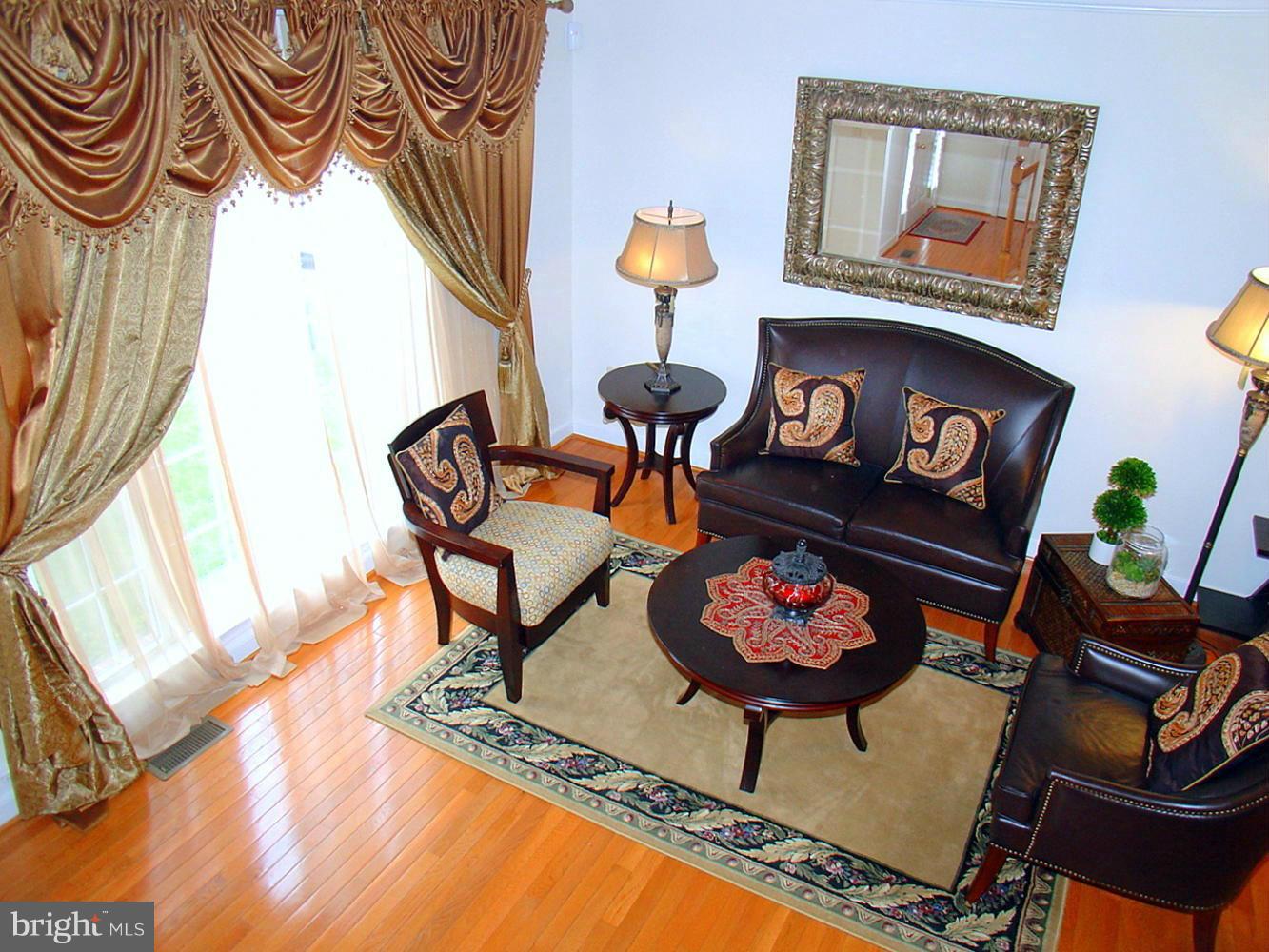 7514 Perryspring Way Baltimore, MD 21237 - Photo 5 of 26 Living Room