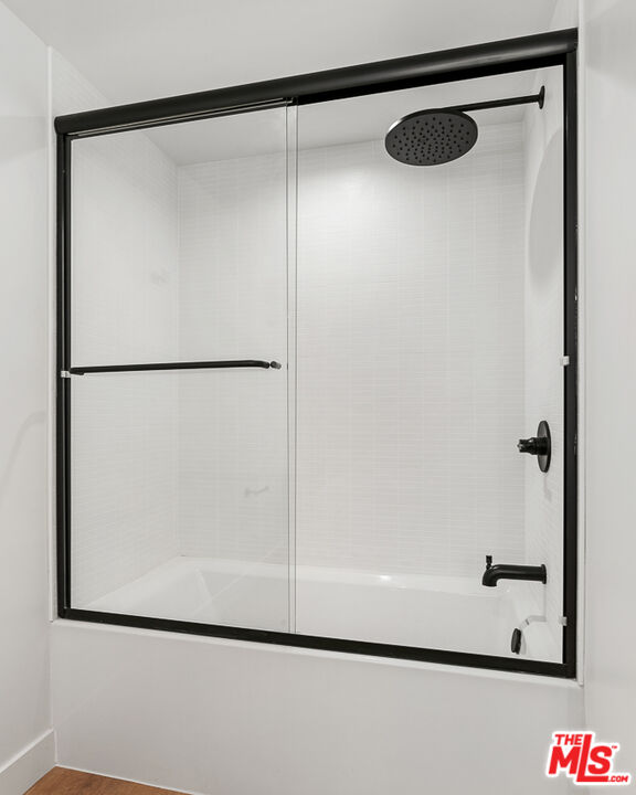 10700 Tabor Street, Unit 204 Los Angeles, CA 90034 - Photo 7 of 25 a view of a refrigerator