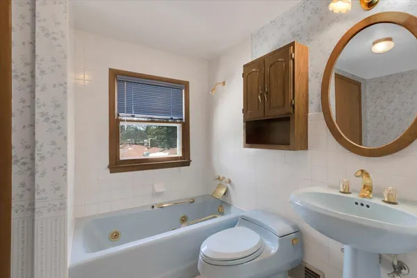 $224,900 | 306 West Madison Street, Belvidere, IL 61008