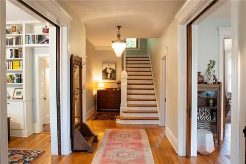 $915,000 | 343 South Aiken Avenue, Pittsburgh, PA 15232
