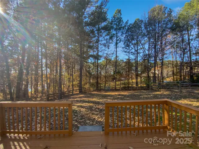 a view of yard with trees