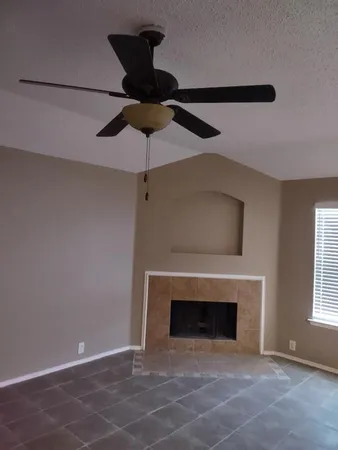 $2,495 | 1613 Wavecrest Drive, Glenn Heights, TX 75154