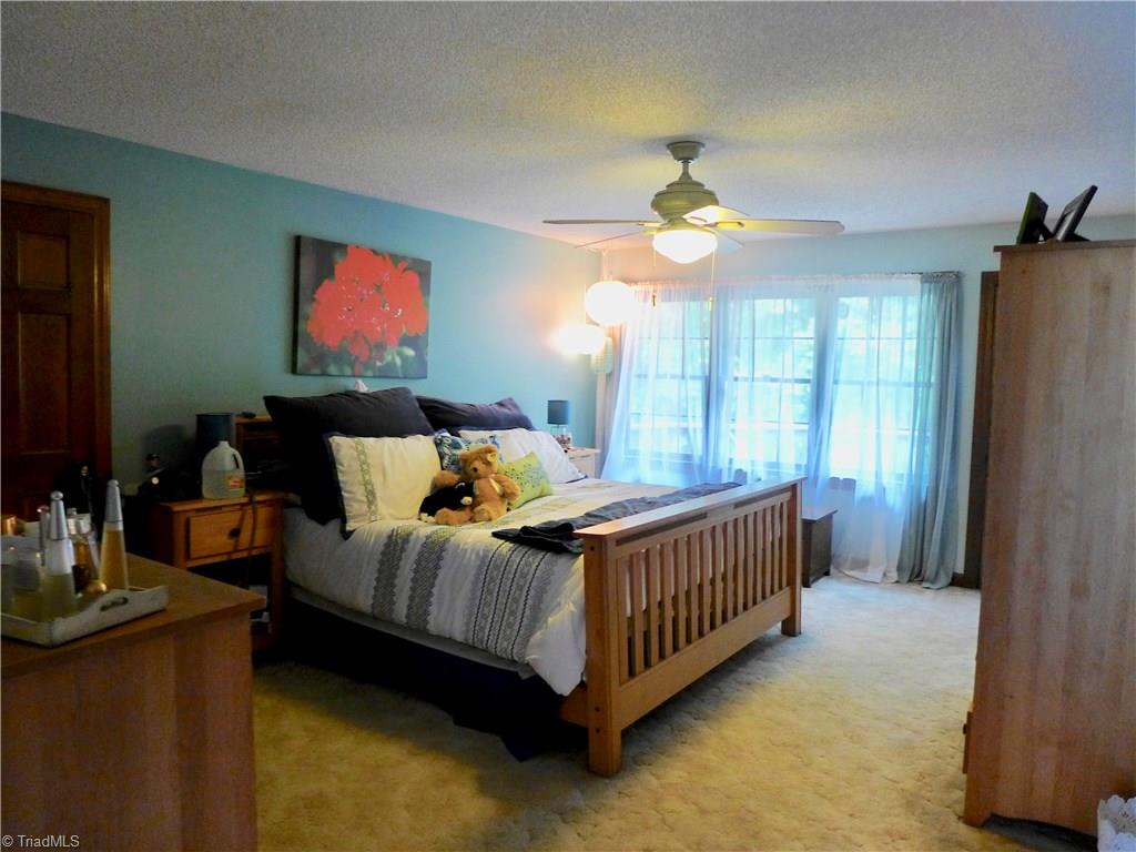 5101 Rambling Road Greensboro, NC 27409 - Photo 25 of 29