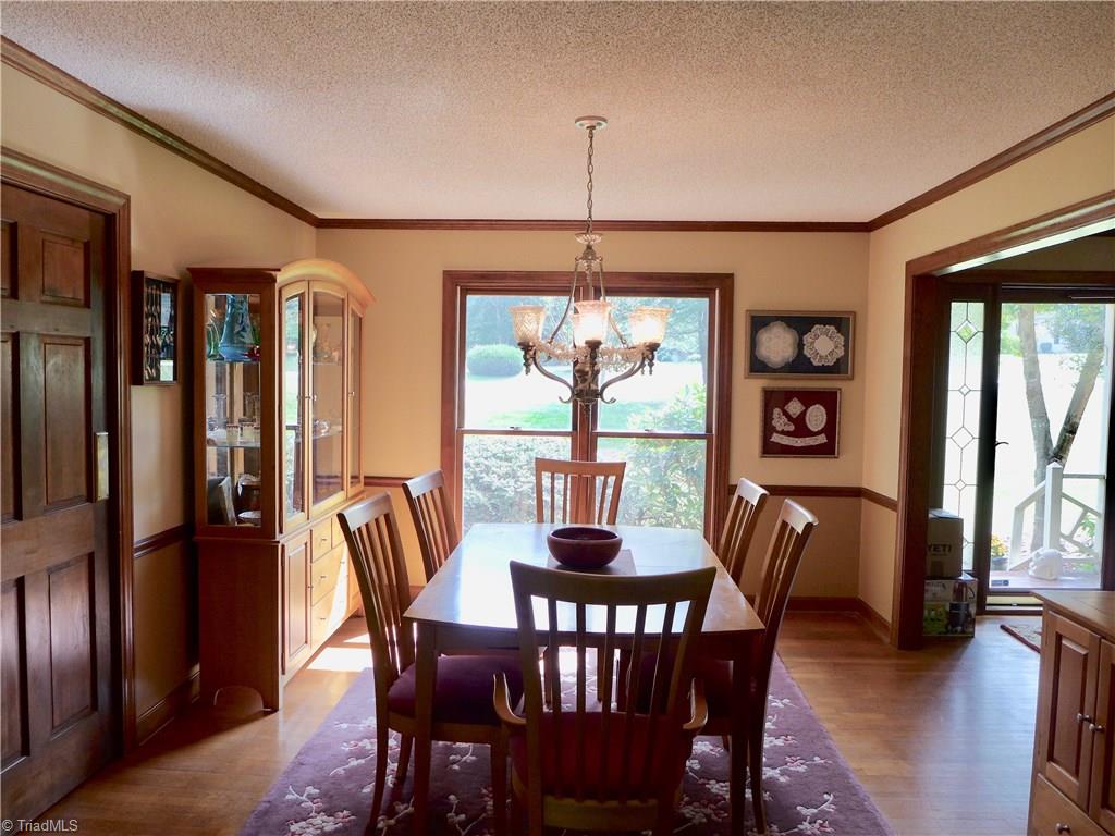 5101 Rambling Road Greensboro, NC 27409 - Photo 6 of 29
